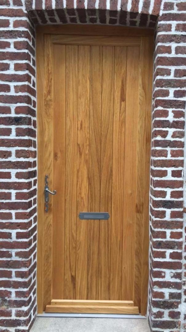 Porte contemporaine Bruille-Saint-Amand.