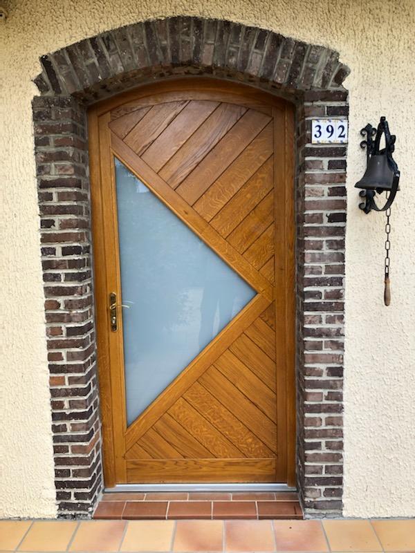 Porte contemporaine Bruille-Saint-Amand.