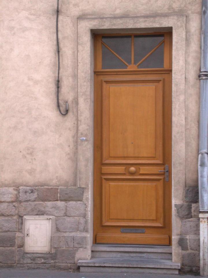 Porte de style Bruille-Saint-Amand