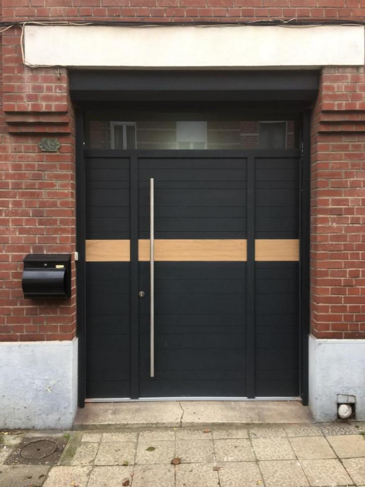 Porte contemporaine Bruille-Saint-Amand.