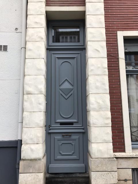 Porte de style Bruille-Saint-Amand